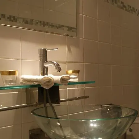 Ira Apartment * نامور